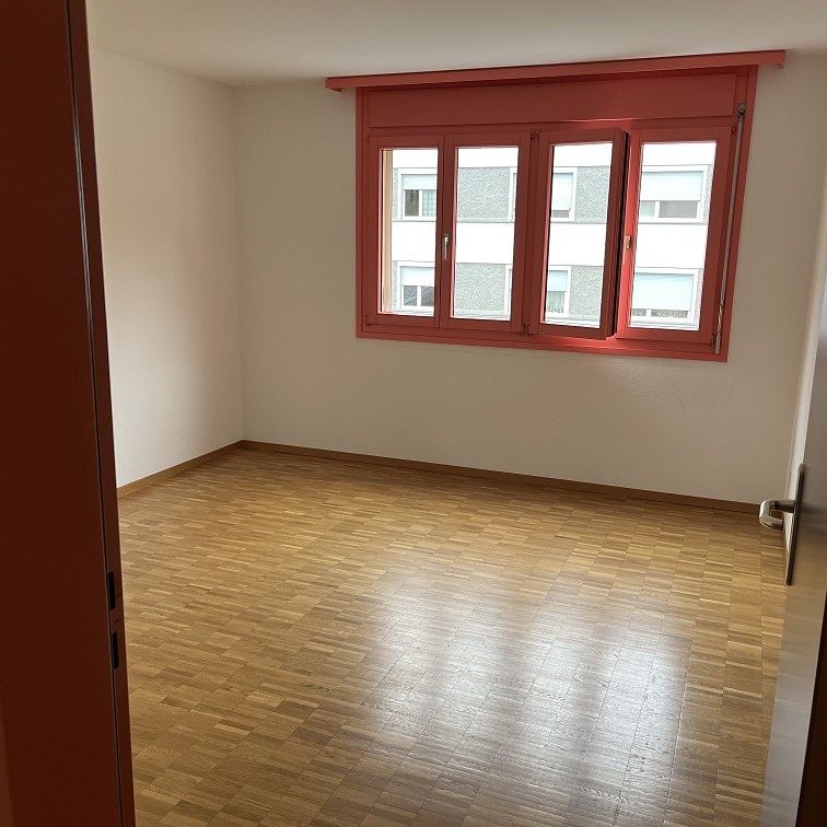 Spazioso 3.5 locali luminoso in posizione centrale a Faido - Photo 1