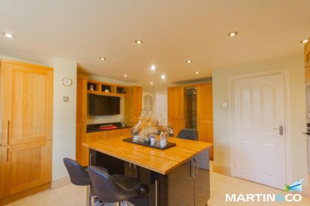 4 bedroom semi-detached house to rent - Photo 3