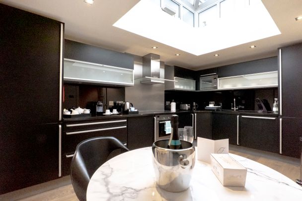 A two-bedroom apartment set on the prestigious Stanhope Gardens in the heart of Kensington, London - Photo 1