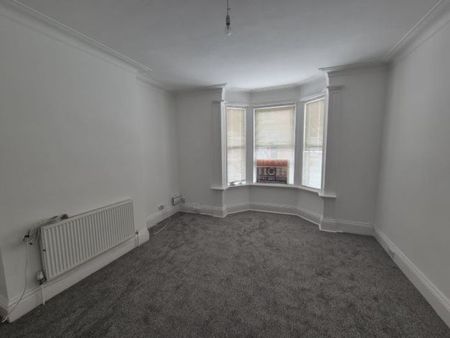 Coleridge Avenue, South Shields - Photo 2