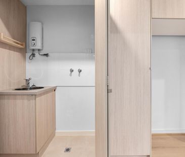 STUNNING APARTMENT IN A SECURE COMPLEX - Photo 4