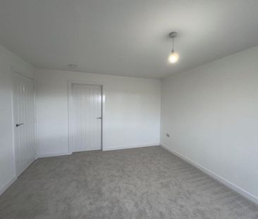 3 bedroom end of terrace house to rent - Photo 5