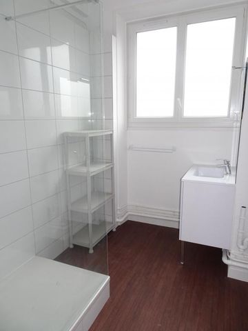 Location Appartement 4 pièces 95m² BREST 29200 - Photo 5