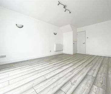 2 bedroom Town house to rent - Photo 1