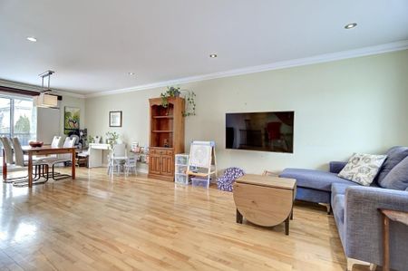 Maison à étages à louer - Brossard (Noms de rues (C)) Maison à étages à louer - Brossard (Noms de rues (C)) - Photo 2