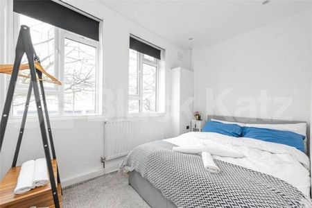 Spacious three double bedroom flat set within a period building on Holloway Road - Photo 5