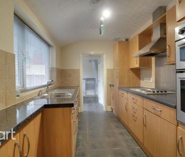 3 bedroom terraced house to rent - Photo 2
