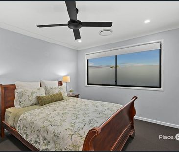 Modern Elegance Meets Effortless Living - Photo 2