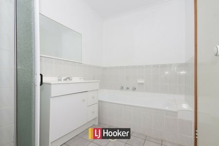 Neat Three Bedroom Townhouse - Photo 2