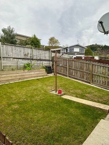 Charming 2BR Home in Green Island - Photo 2