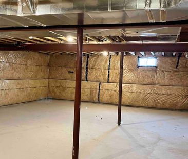 For Lease - 242 Palace Street, Thorold, Ontario - Photo 2