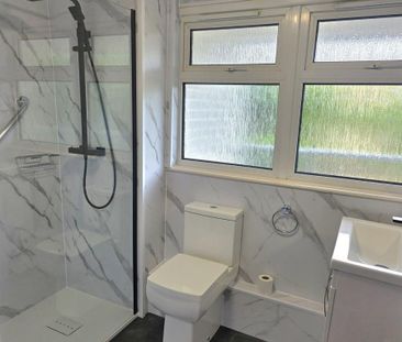 3 bedroom flat to rent - Photo 6
