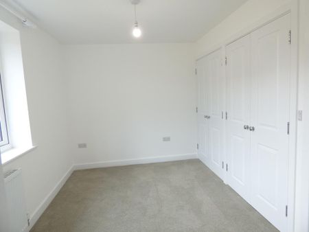 3 bedroom semi-detached house to rent - Photo 4