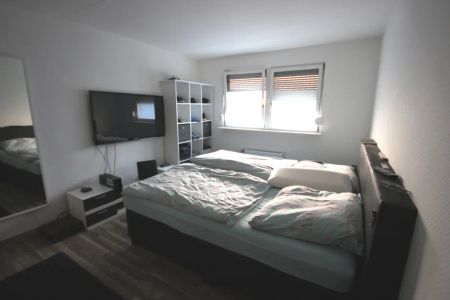 Moderne Dachgeschosswohnung in zentraler Lage - Foto 4