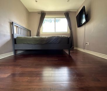 For Lease - 23 Pineway Blvd Boulevard Unit# Main Floor, Toronto, On... - Photo 4