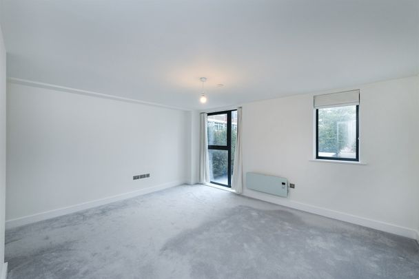 Riverside, West Bridgford - Photo 1