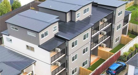 CORNER, SPACIOUS & CENTRAL - Photo 3