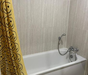 2 Bed Flat, Iliffe Close, RG1 - Photo 1