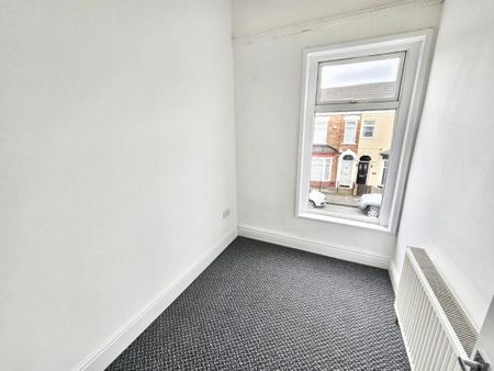 3 bedroom terraced house to rent - Photo 2