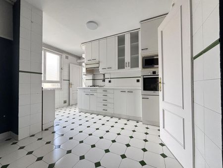 2 bedroom luxury Flat for rent in Madrid, Spain - Photo 3