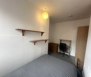 Vicarage Street (Room 1), Kirkstall, Leeds - Photo 5