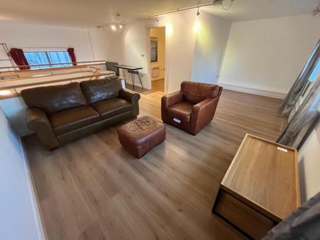 2 bedroom flat to rent - Photo 2