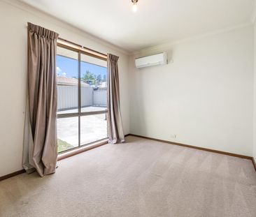 UNIQUE ISAACS RESIDENCE! - Photo 5