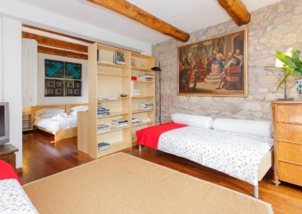 Center-Popolo: Modern, renovated 1 Bedroom, bath, kitchen. Parquet floors, bright, silent, located in beautiful villa near center, park, transport. Ref 847