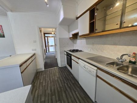 3 bedroom terraced house to rent - Photo 5