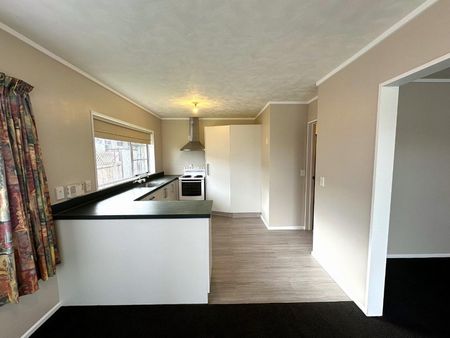 Comfortable two-bedroom home - Photo 5