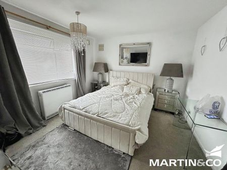 3 bedroom detached bungalow to rent - Photo 3