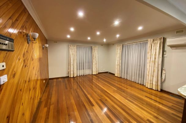 Spacious Living, Double Storey 4 Bedroom Home In A Prime Location!!!! - Photo 1