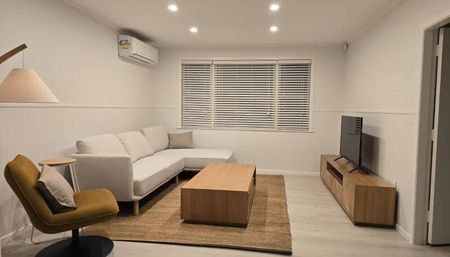 3 Bed Room Town House in New Lynn - Photo 2