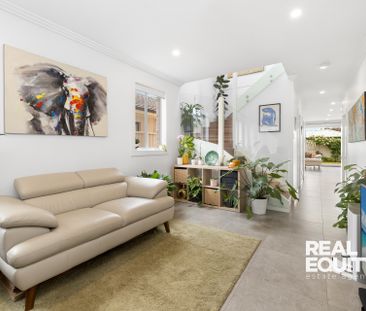 20a Anzac Mews, Wattle Grove NSW 2173 - House For Rent | Domain - Photo 2