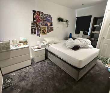10 Bed - 28 Regent Park Terrace, Hyde Park, Leeds - LS6 2AX - Student - Photo 5