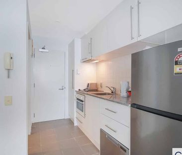 Modern 1-Bedroom Apartment in Auckland CBD. Fully Furnished! - Photo 4