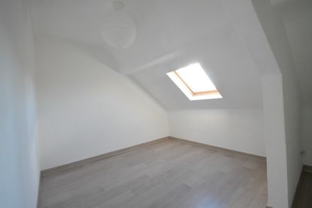 Rijwoning te huur in het centrum van Harelbeke - Photo 3