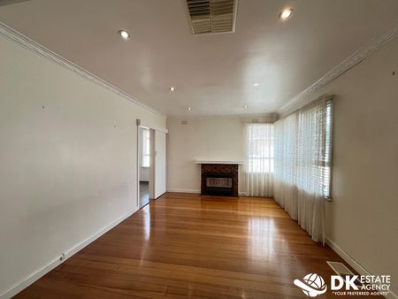 Spacious Family Home - Photo 2