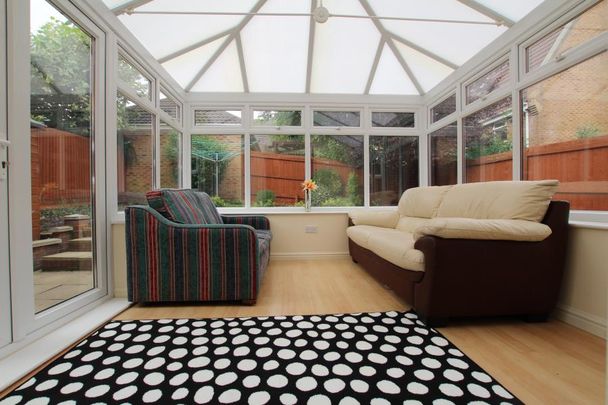 8 bedroom detached house to rent - Photo 1