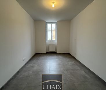 TRÈS BEL APPARTEMENT T3 RÉNOVÉ AU COEUR DE GÉMENOS ! - Photo 4