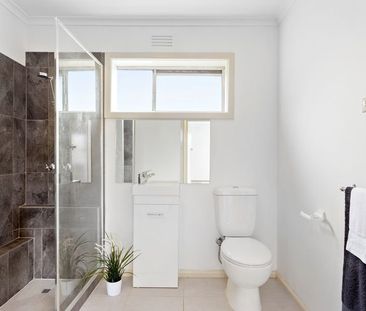 1/11 Tweedside Street, Essendon - Photo 1