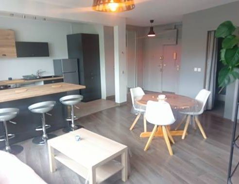 Beau lieu de convivialité entre colocataires - Photo 1