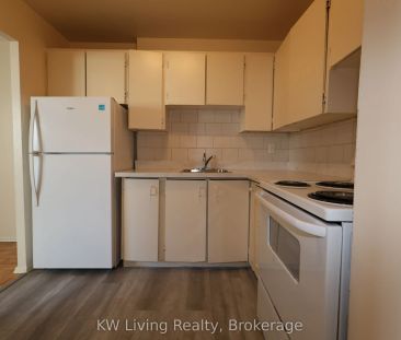 33 Central Parkway W #504 - Photo 4