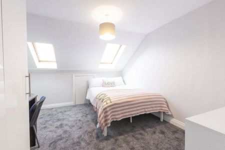 4 bedroom terraced house to rent - Photo 3