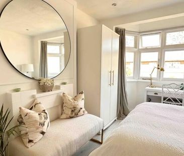 Quiet Double Bedroom – Monday to Friday Let in Muswell Hill - Photo 3