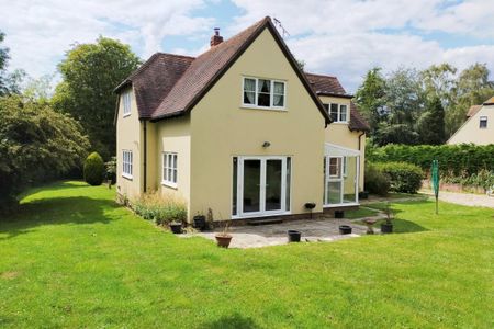 High Street - Photo 3