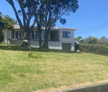 Charming 3 Bedroom Home - Photo 4