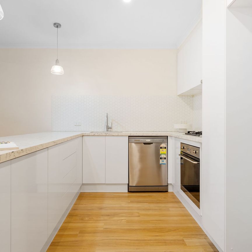 Unit 5/37 Farnham Street, Flemington. - Photo 1