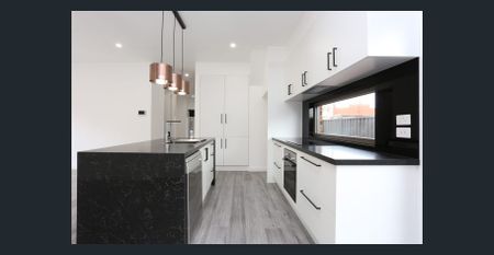 Modern Townhouse in a Prime Alphington Location - Photo 4