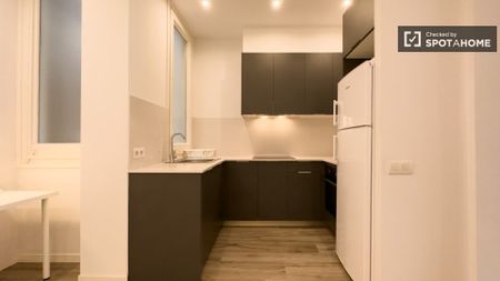 barcelona, Catalonia 08015 - Photo 2